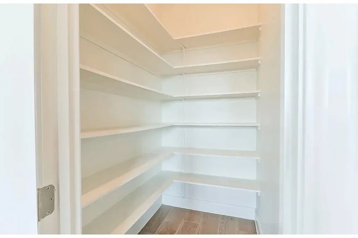 $1700 : 3Apartamento de tres habitacio image 3