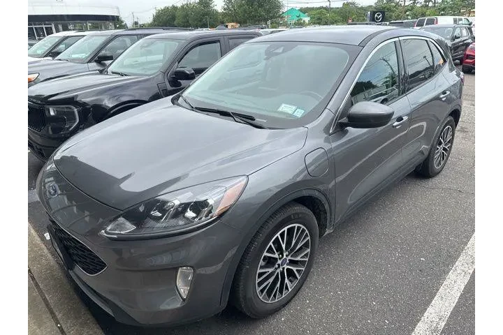 $15900 : Ford Escape Plug-In Hybrid 2 image 3