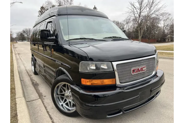 $1 : 2014 GMC Savana 1500 image 2