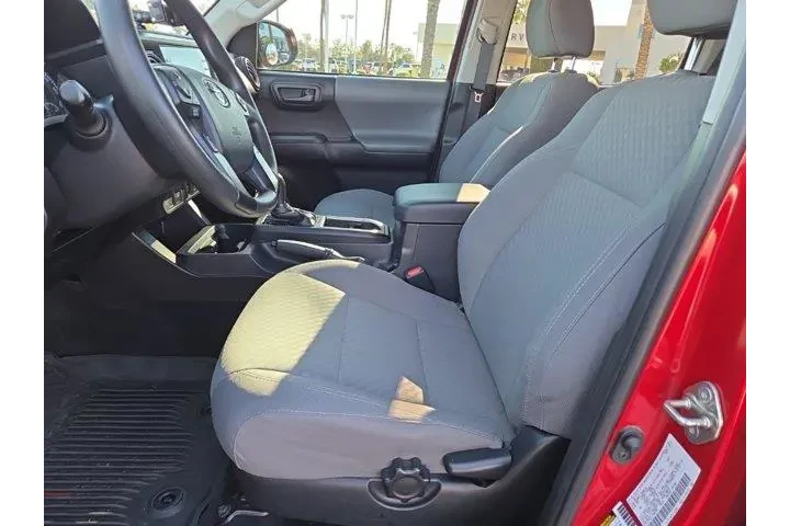 $31391 : Toyota Tacoma 2020 4x4 TRD P image 5