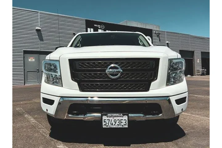 $28997 : Nissan Titan 2021 4x4 SV 4dr image 8