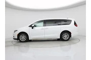$21998 : Chrysler Voyager 2022 LX 4dr thumbnail