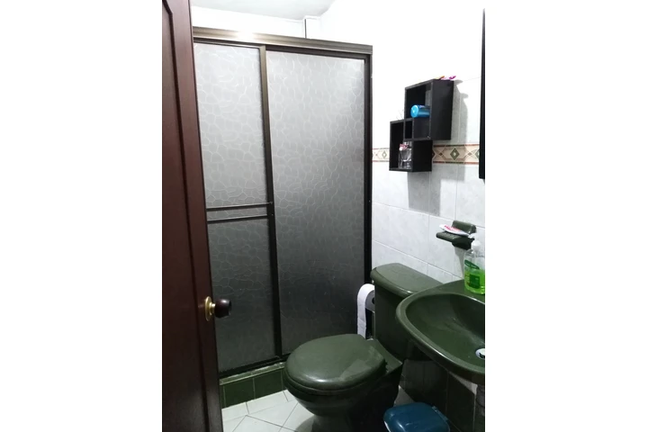 $240000000 : Venta casa barrio Las Granjas image 5