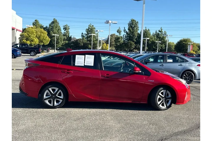 $16980 : Toyota Prius 2017 Three 4dr image 3