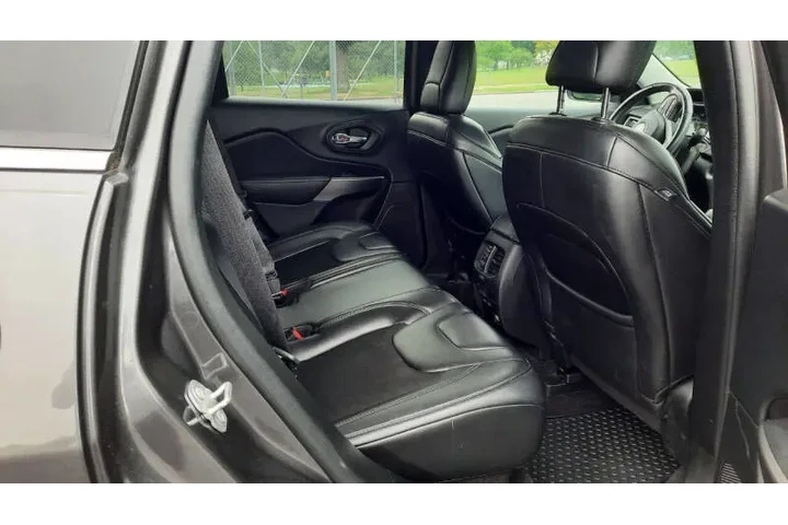 $12495 : 2019 Cherokee Latitude Plus image 8