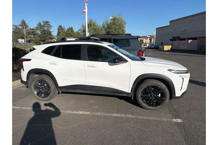 $22790 : Chevrolet Trax 2024 ACTIV 4d image 3