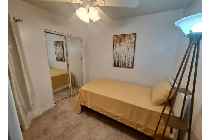 $550 : Renta cuarto image 2