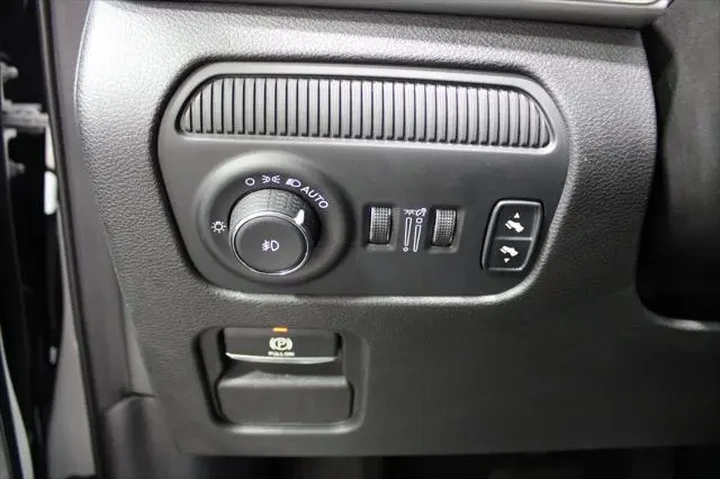 $37991 : Jeep Wagoneer L 2024 4x2 Ser image 3
