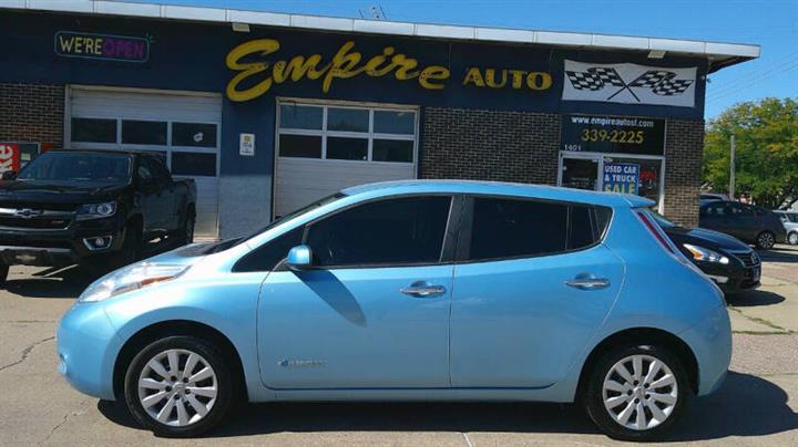 $8999 : 2015 LEAF S image 1