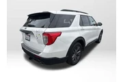 $26744 : Ford Explorer 2023 XLT 4dr S thumbnail