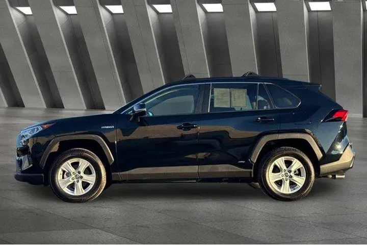 $27900 : Toyota RAV4 Hybrid 2021 AWD image 10