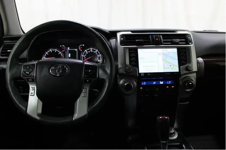 $39983 : Toyota 4Runner 2022 AWD Limi image 2