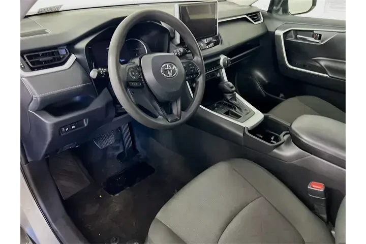 $25800 : Toyota RAV4 2024 XLE 4dr SUV image 9