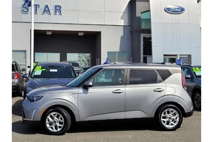 $17300 : Kia Soul 2023 S 4dr Crossove image 7