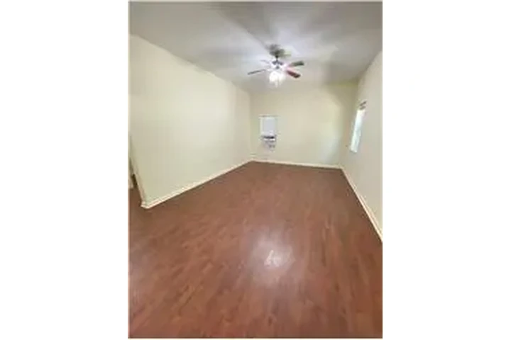 $1450 : Rental property with 2 bedro image 6