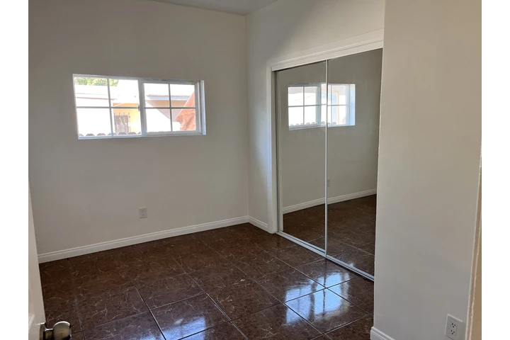 $2200 : A P-Boyle heights image 4