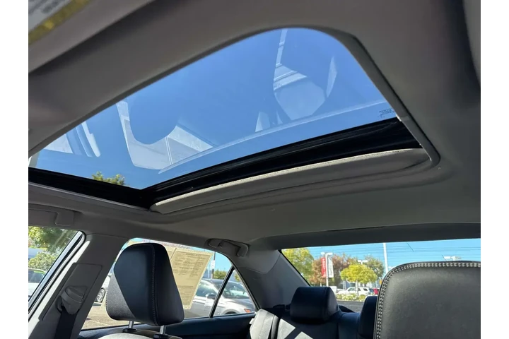 $20980 : Toyota Camry 2017 XLE V6 4dr image 8