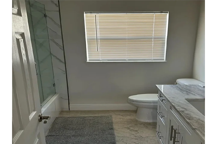 $1000 : Fully renovated beautiful home image 5