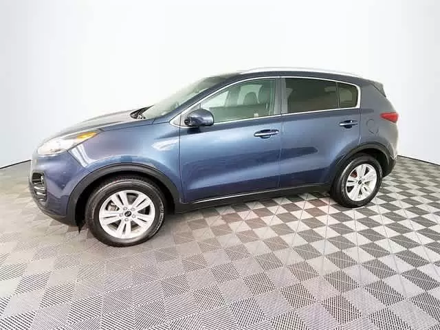 $12964 : PRE-OWNED 2017 KIA SPORTAGE LX image 6