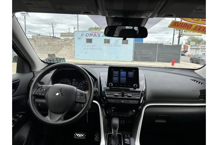$21995 : 2023 Eclipse Cross LE image 10