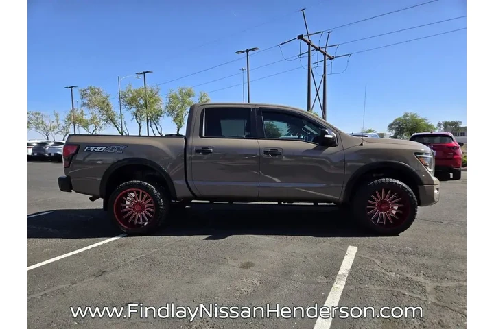 $35984 : Nissan Titan 2021 4x4 SV 4dr image 7