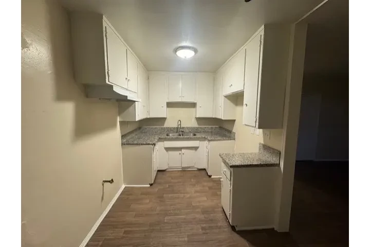 $1795 : FOR RENT - 1Bed in Los Angeles image 4
