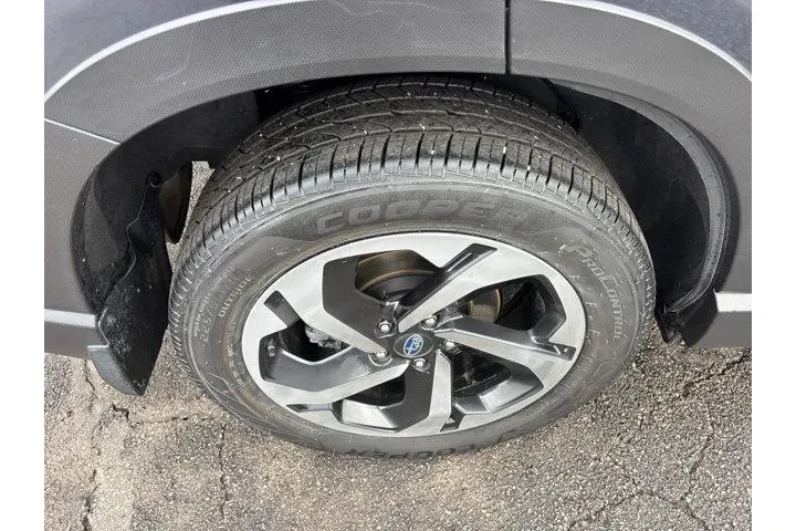 $25985 : Subaru Forester 2022 AWD Tou image 10