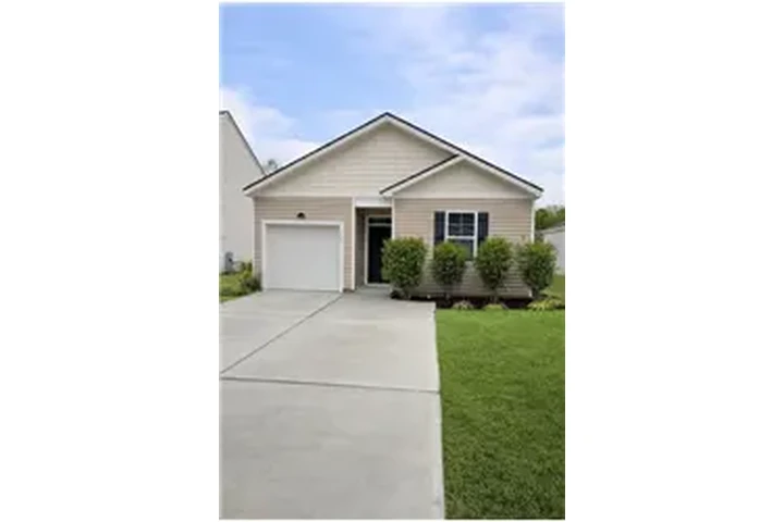 $1950 : Rental property with 4 bedro image 1