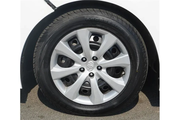 $18984 : 2021 Corolla LE image 10
