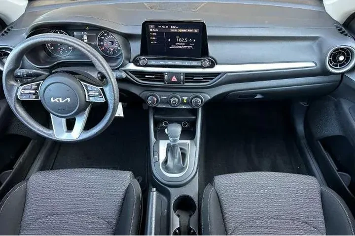 $18500 : Kia Forte 2023 LX 4dr Sedan image 5