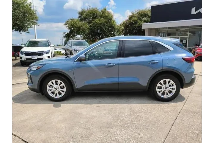 $22888 : Ford Escape 2023 Active 4dr image 2