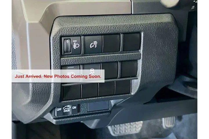 $34500 : Toyota Tacoma 2024 4x2 SR5 4 image 10