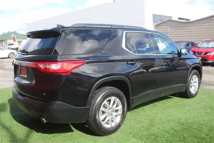 $23999 : 2020 CHEVROLET TRAVERSE LT image 5