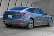 $23300 : Tesla Model 3 2022 4dr Sedan thumbnail
