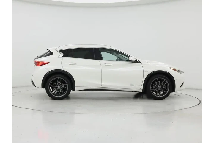 $15998 : INFINITI QX30 2017 Premium 4 image 7