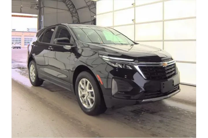 $20323 : Chevrolet Equinox 2023 4x4 L image 4
