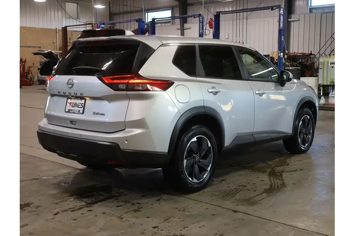 $24077 : Nissan Rogue 2024 AWD SV 4dr image 10