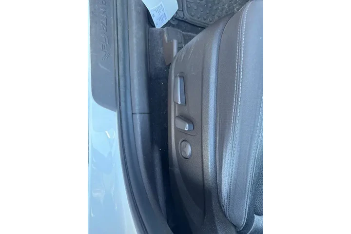 $16638 : Hyundai SANTA FE 2019 SEL 2. image 5