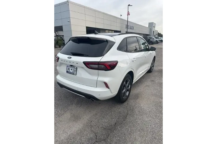 $22660 : Ford Escape 2023 ST-Line 4dr image 6
