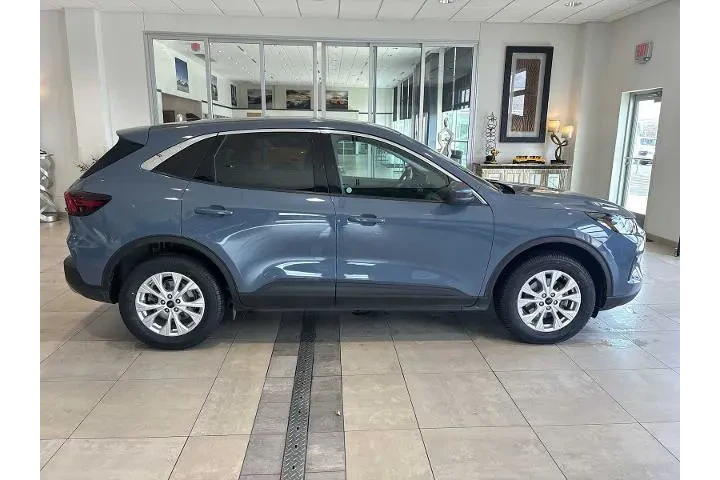 $24987 : Ford Escape 2024 AWD Active image 2