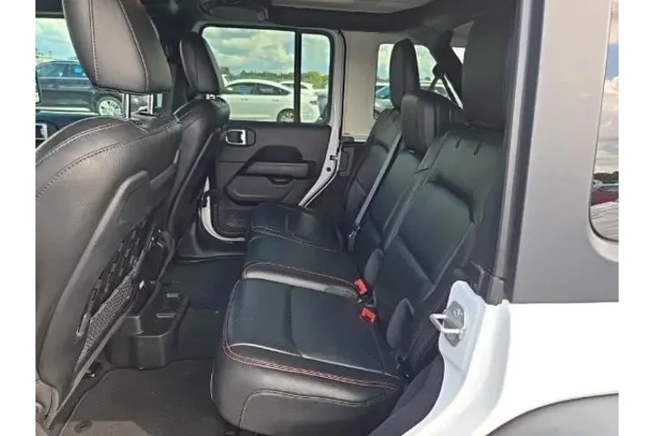 $36961 : Jeep Wrangler Unlimited 2021 image 6