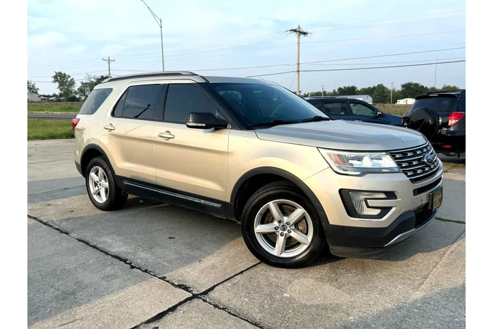 $8999 : 2017 Explorer XLT 4WD image 6