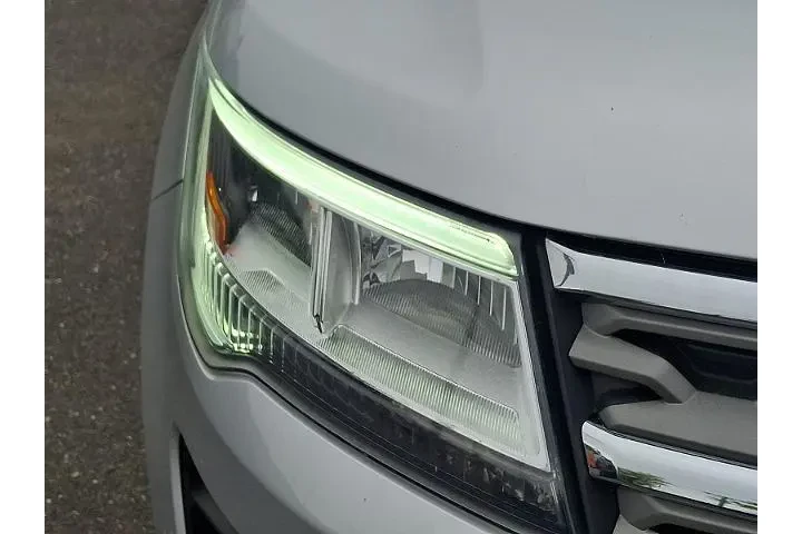 $19398 : Ford Explorer 2018 AWD XLT 4 image 9