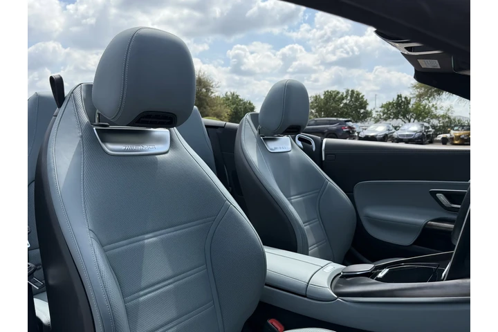 $66990 : 2023 Mercedes-Benz AMG SL 43 image 2