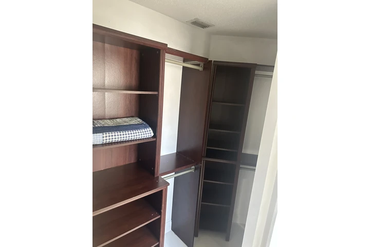 $925 : CUARTO AMUEBLADO image 9