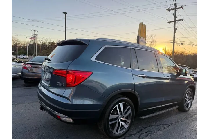 $15995 : 2016 Pilot Touring image 6