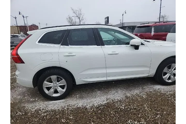 $20990 : Volvo XC60 2022 AWD B5 Momen image 5