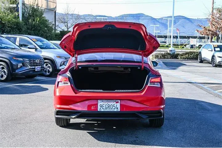 $18000 : Hyundai ELANTRA 2023 SEL 4dr image 9