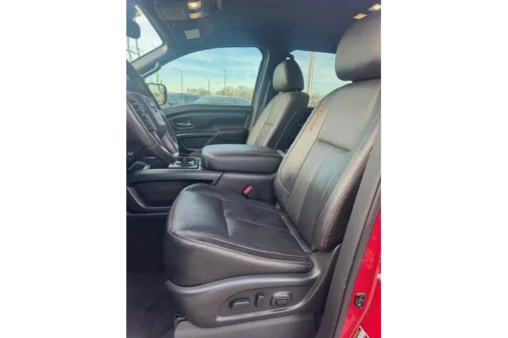 $36623 : Nissan Titan 2020 4x4 PRO-4X image 2