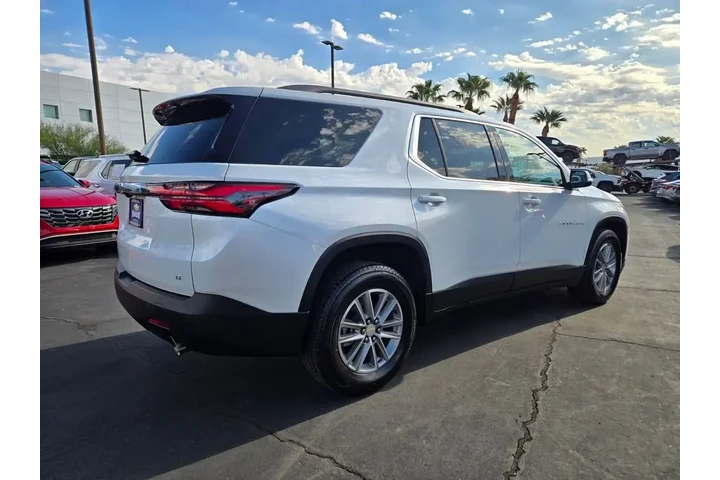 $30148 : Chevrolet Traverse 2023 LT C image 6